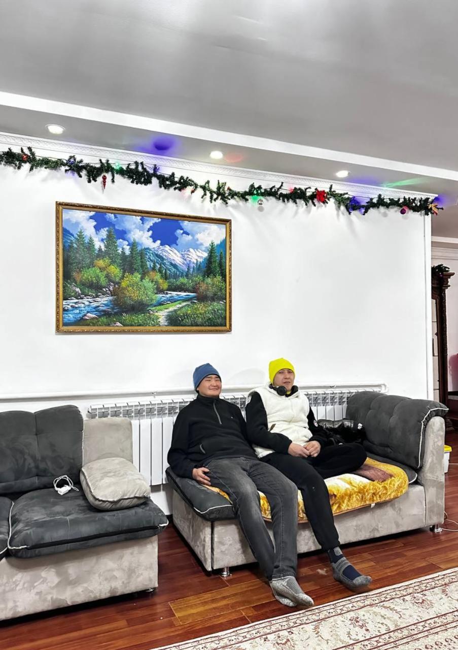 Nomadstan Capsule Hostel Каракол Экстерьер фото