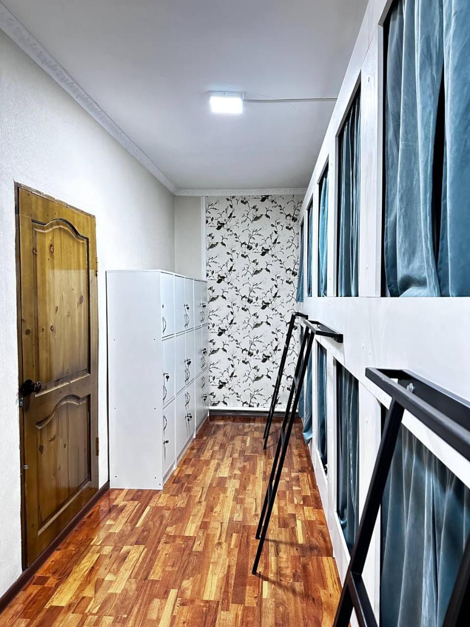 Nomadstan Capsule Hostel Каракол Экстерьер фото