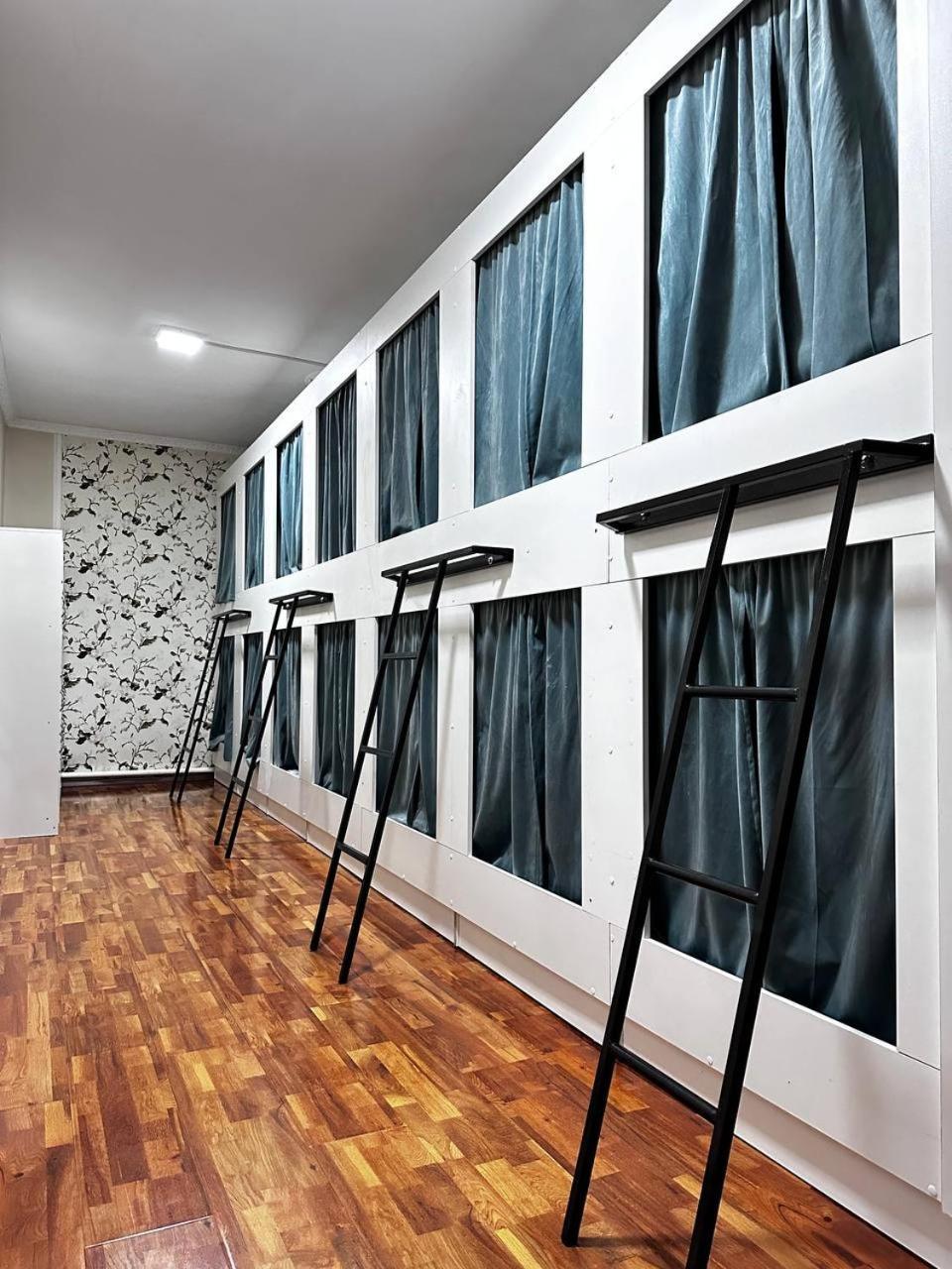 Nomadstan Capsule Hostel Каракол Экстерьер фото