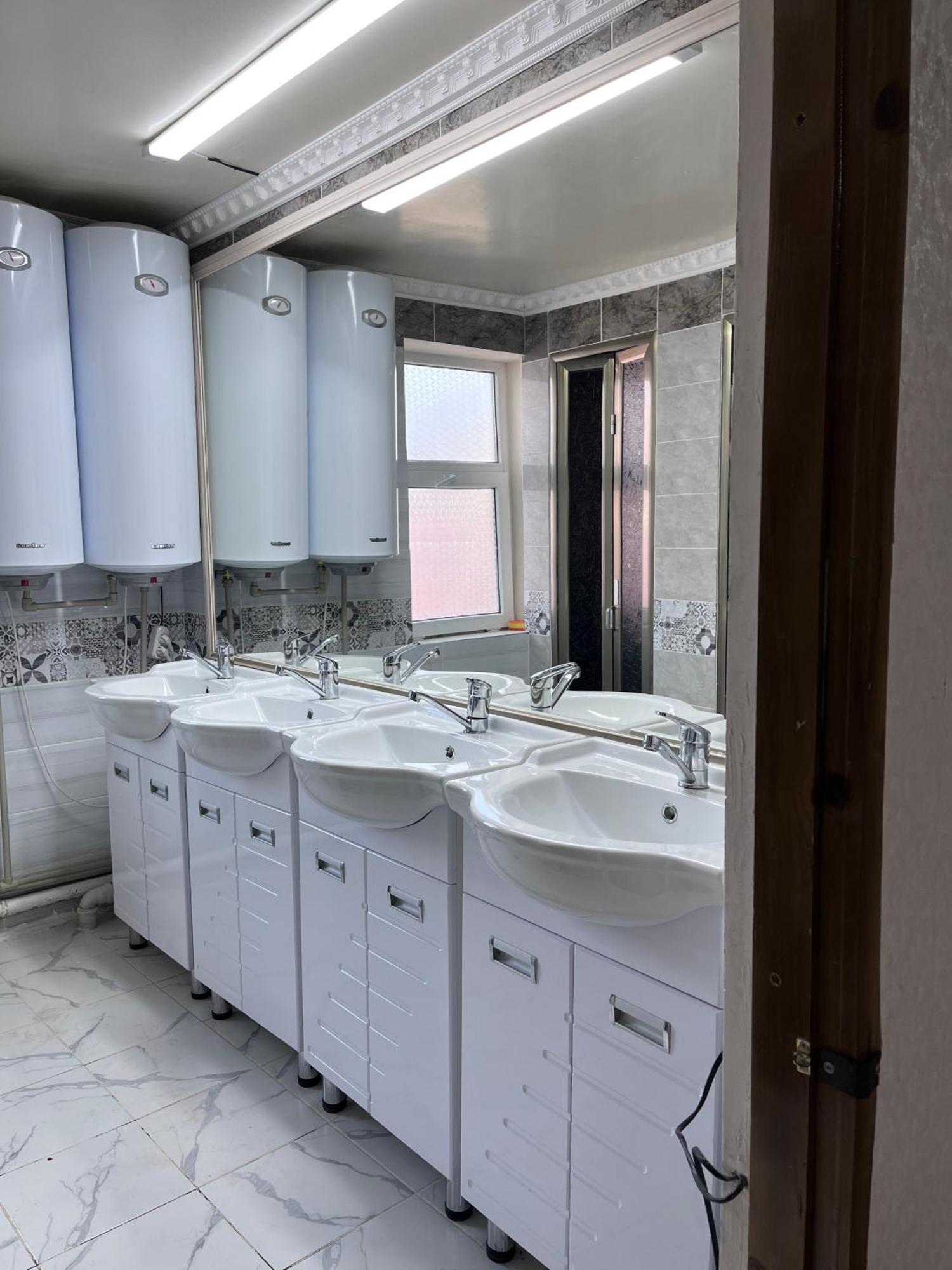Nomadstan Capsule Hostel Каракол Экстерьер фото